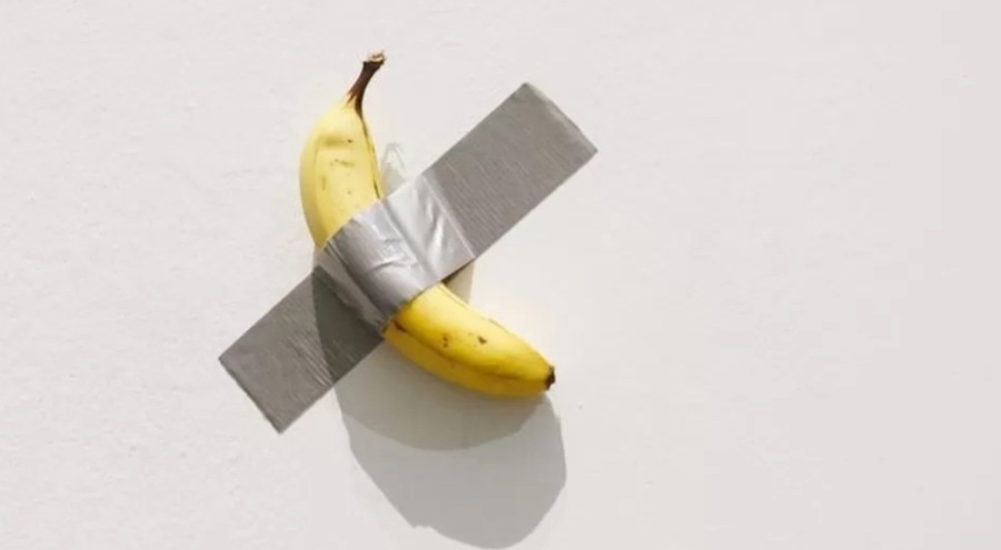 Sanat eseri olarak sergilenen muzu yedi "Acıkmıştım" açıklamasını yaptı