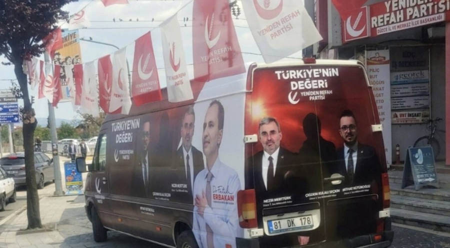 Yeniden Refah Partisi kadın milletvekili adayının görselini kararttı