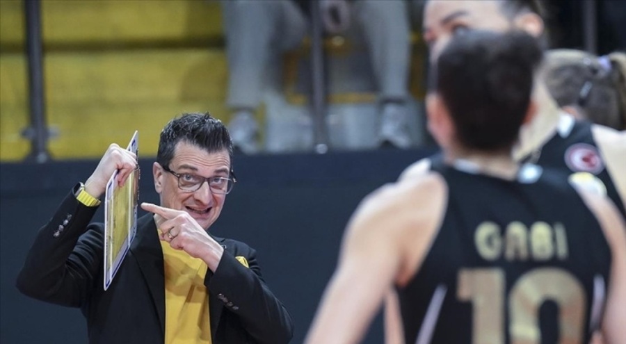 VakıfBank-Guidetti birlikteliği kupa kazanmaya devam ediyor