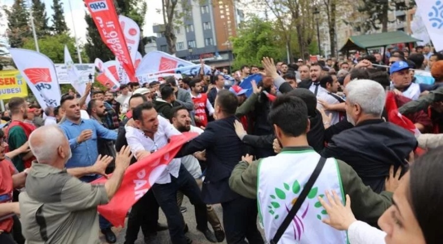 Memleket Partililer ile CHP'liler arasında kavga çıktı