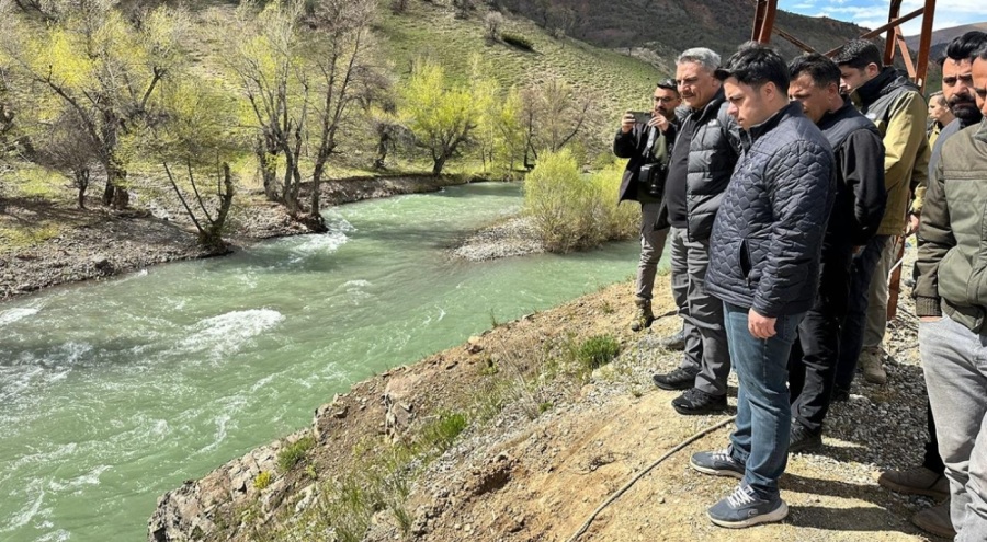 Munzur Çayı'na düşen otomobil bulundu