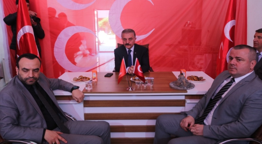 Bursa Milletvekili Adayı Büyükataman Bursa'da Seçim İletişim Merkezi açılışına katıldı