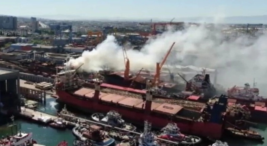 Tuzla'da tersane yangını!