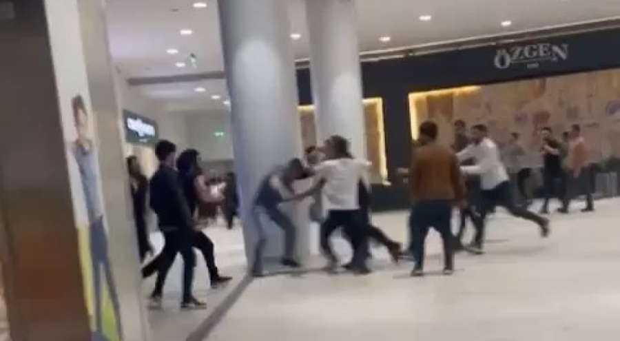 Bursa'da alışveriş merkezinde korkunç kavga!