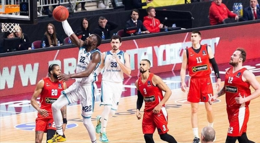 Türk Telekom şampiyonluk için sahaya çıkıyor