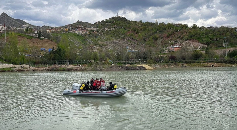 Munzur Çayı'nda kaybolan 3 kişiyi arama çalışmaları 12 gündür devam ediyor