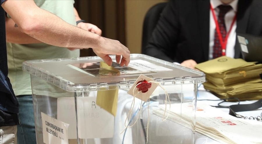 Polonya'da, 14 Mayıs seçimleri için oy kullanma işlemi yarın başlıyor