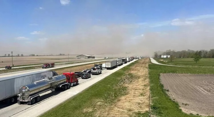 ABD'de 40'tan fazla aracın karıştığı kazada 6 kişi hayatını kaybetti