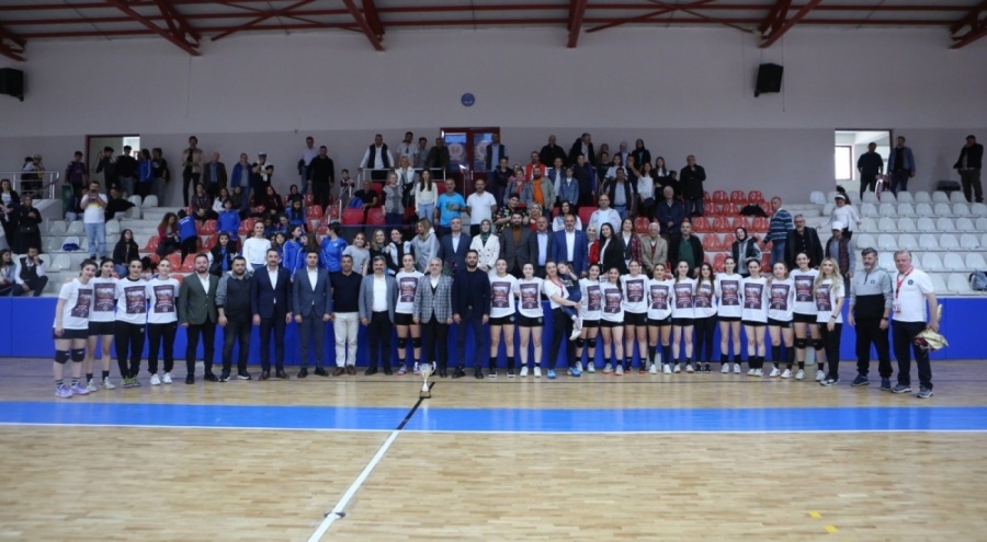 Bursa Mudanya'da şampiyon hentbolculara kutlama