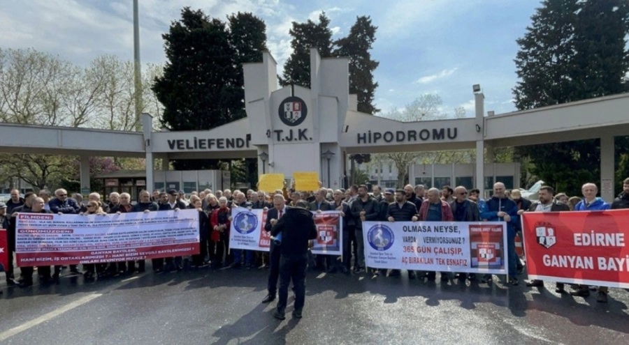 İstanbul'daki ganyan bayilerinden alkışlı prim protestosu