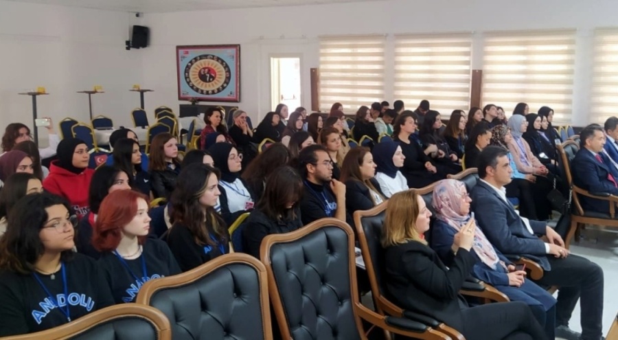Öğrenciler Model Birleşmiş Milletler projesinde buluştu
