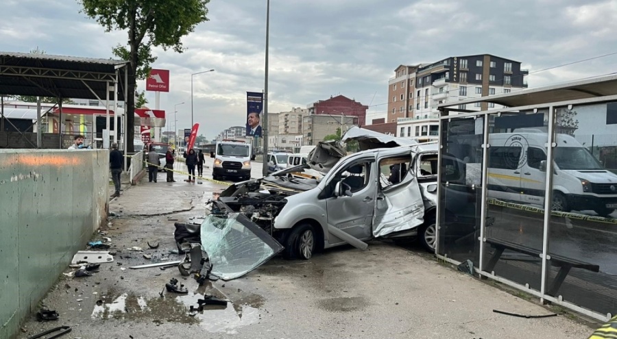 Bursa Ankara Yolu'nda feci kaza! 2 ölü, 1 yaralı