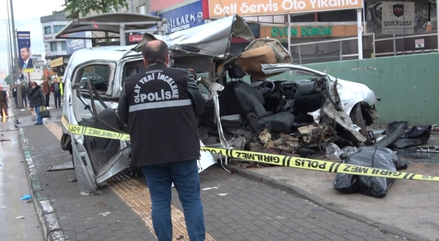 Bursa'da 2 gencin hayatını kaybettiği feci kaza kamerada
