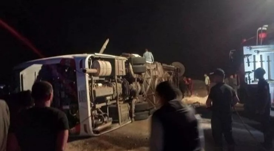 Mısır'da yolcu otobüsü kamyona vurdu: 14 ölü, 25 yaralı