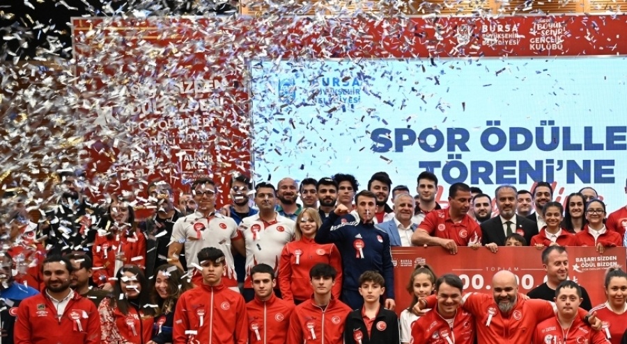 Bursa'da derece alan sporcular ödüllendirildi