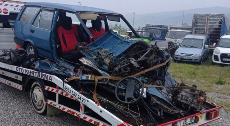 Bursa'da 3 gün önce satılığa çıkardığı otomobiliyle kaza yaptı