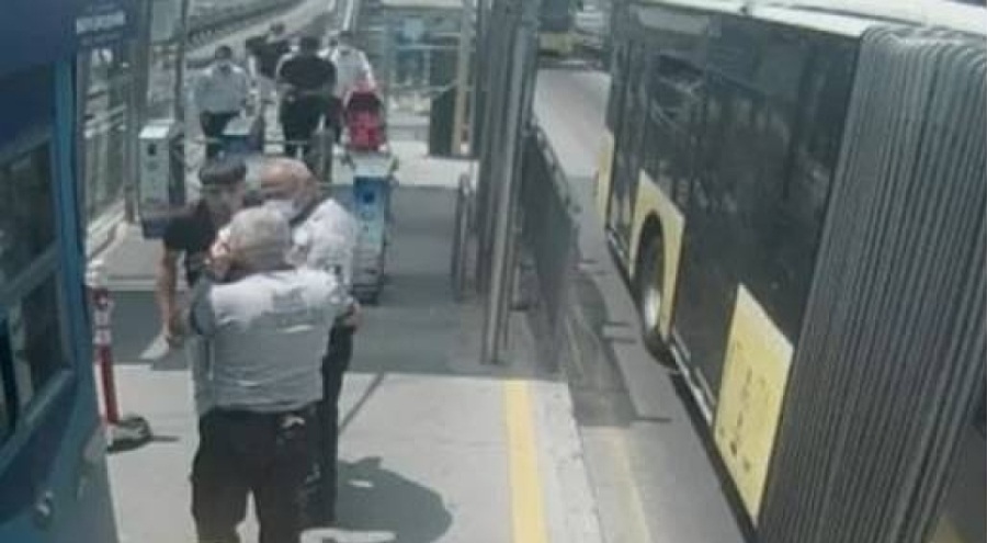 Metrobüste kör eden "maske" kavgası davasında ceza belli oldu