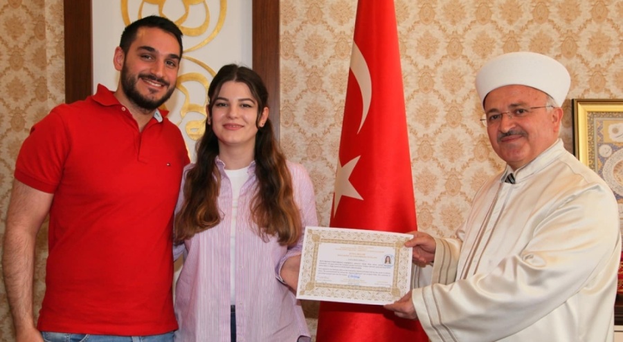 Bursa'da Romanyalı kadın Müslüman oldu