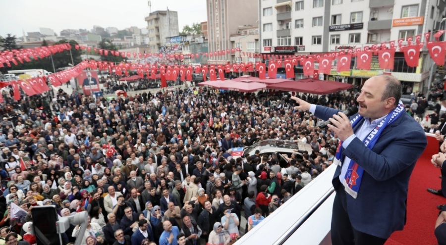 Bursa milletvekili adayı  Bakan Varank, MustafaKemalpaşa'da vatandaşlarla buluştu
