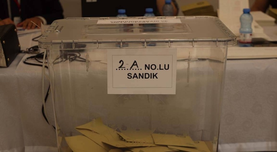 Yurtdışında oy kullanan seçmen sayısı 1 milyonu aştı