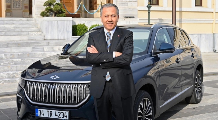 İstanbul Valisi Togg'u teslim aldı