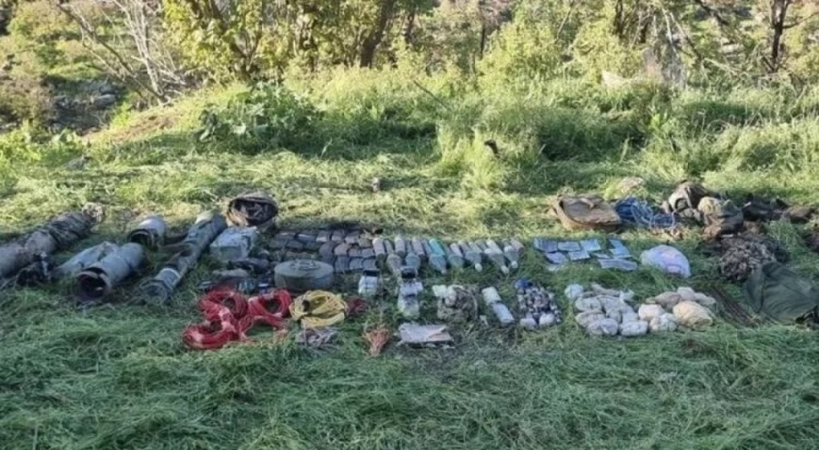 MSB duyurdu! Teröristlere ait çok sayıda silah ve mühimmat ele geçirildi