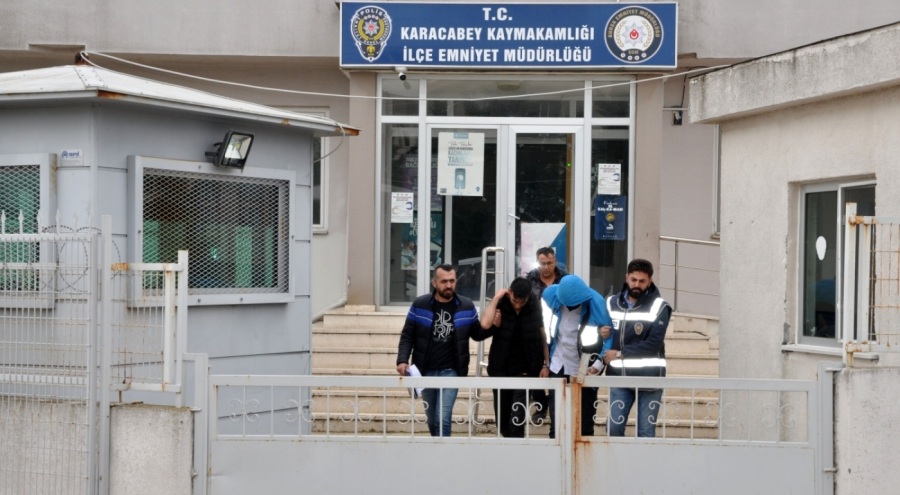 Bursa'da kızının saçı çekildi diye okulu basan veli müdür yardımcısını vurdu