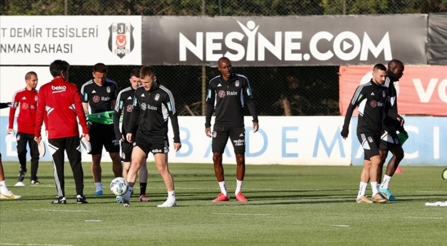 Beşiktaş'ın Antalyaspor maçı kamp kadrosu açıklandı