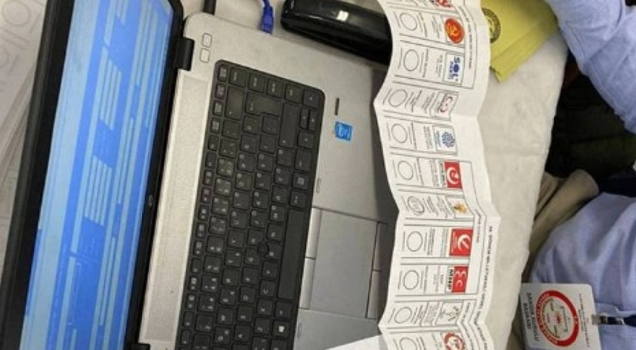 Yurt Dışı İlçe Seçim Kurulu'dan evet mührü basılan oy pusulasına suç duyurusu