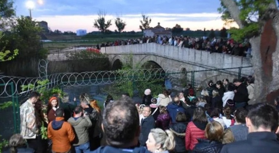 Tunca Nehri kıyısında Kakava kutlaması