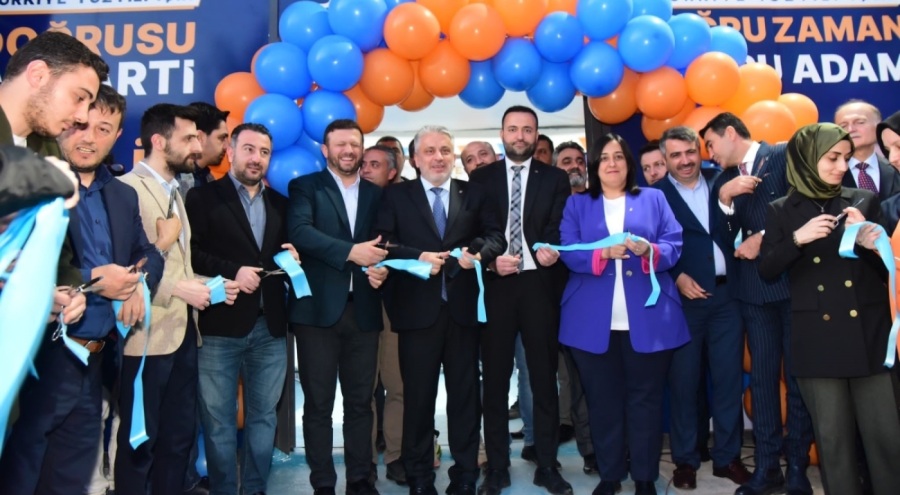 Bursa Yıldırım'da miting gibi açılış