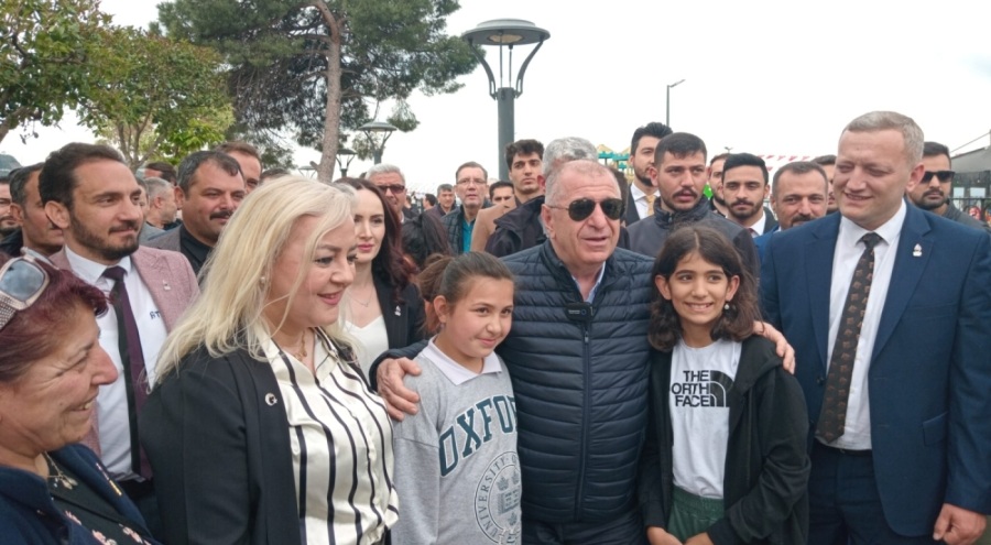 Ümit Özdağ Bursa'da esnafı ziyaret etti