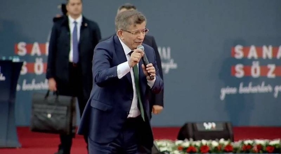Ahmet Davutoğlu, İstanbul mitinginde: Yiğidi bir kuru soğana muhtaç edenler gidecek