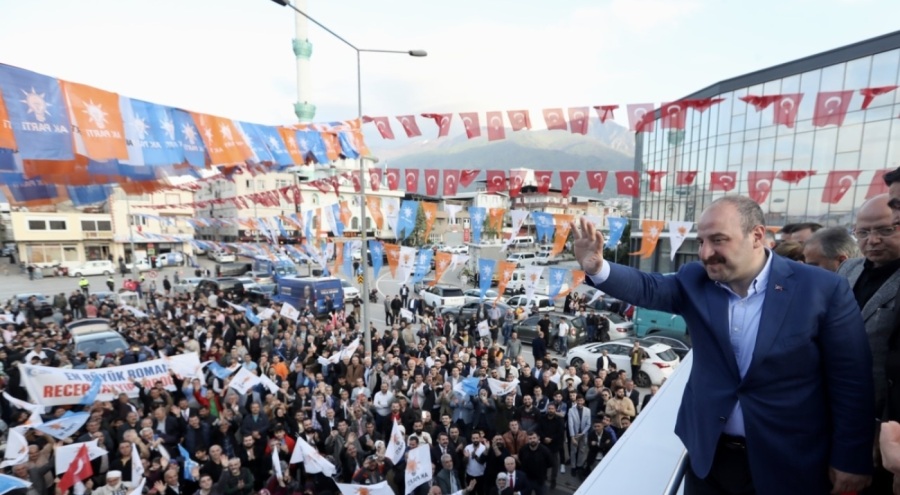 AK Parti Bursa milletvekili adayı Varank, Bursa'da seçim ofisi açılışına katıldı