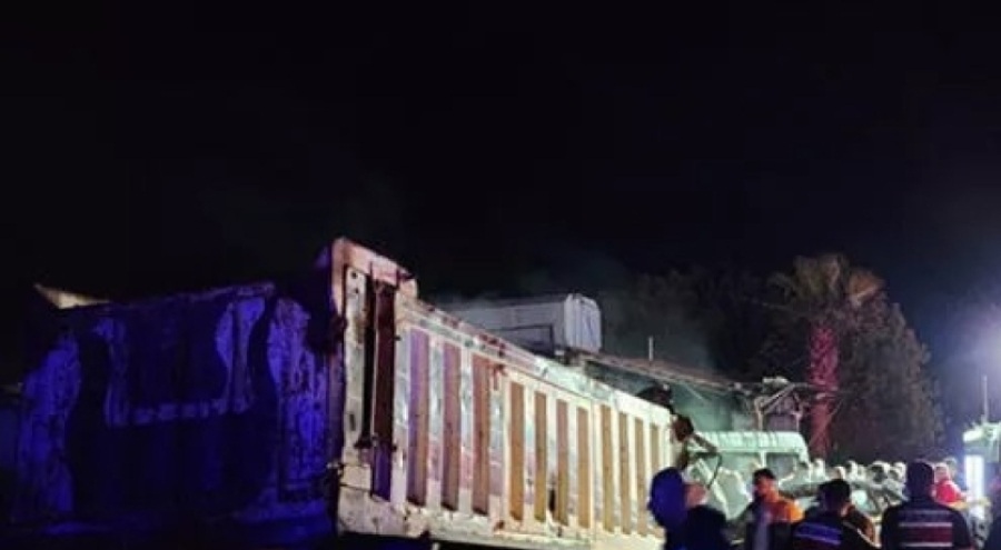 Hatay'da sürücü, asker uğurlayan kalabalığın arasına daldı: 12 ölü 31 yaralı