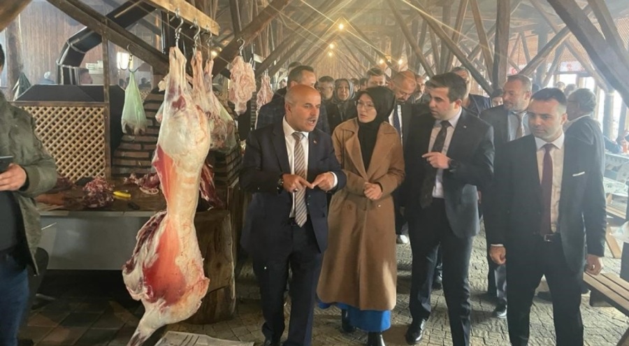 Bursa'da 400 yıllık Tarihi Cuma Pazarı yenilendi