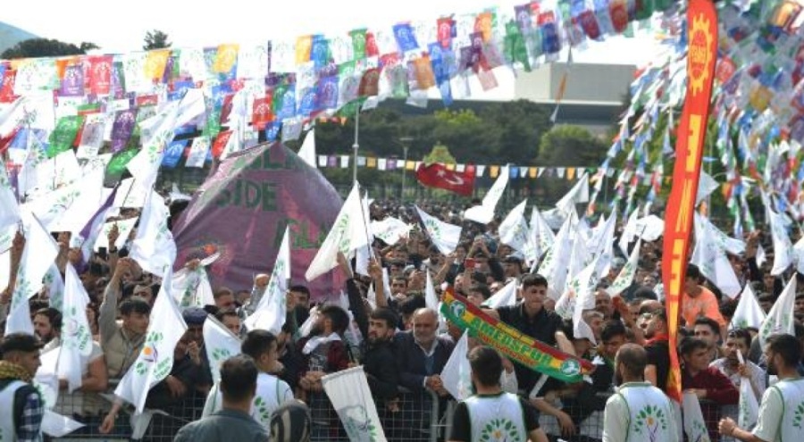Bursa'da Selahattin Demirtaş'ın sesli mesajı dinletildi