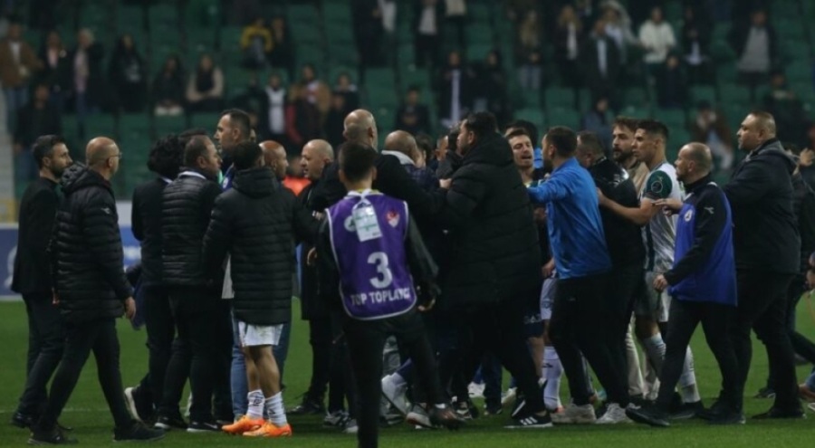 Giresunspor ve Fenerbahçe berabere kaldı, maç sonu gerginlik çıktı