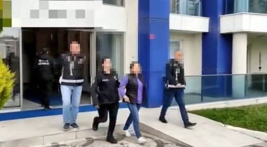 Bankanın açığını bulup 101 milyon lira dolandırdılar