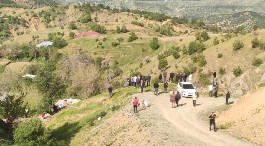 Minibüs şarampole devrildi: 2 ölü, 13 yaralı