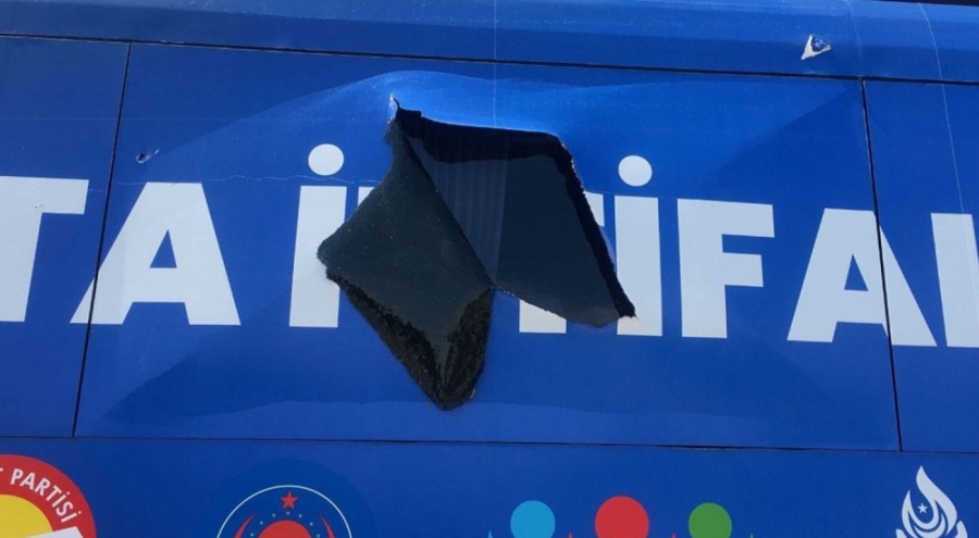 ATA İttifakı'nın otobüsüne taşlı saldırıya inceleme başlatıldı