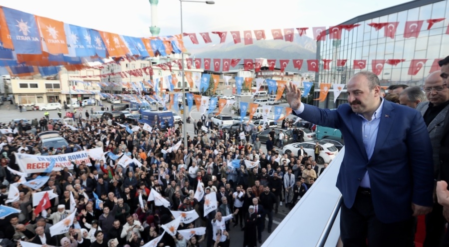 Bakan Varank: Siyasette şiddet olmaz ama siz de ikiyüzlülüğü bırakın