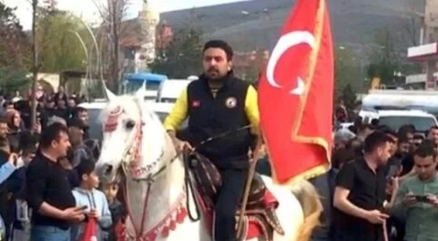 Bayburt'ta Togg cirit atlarıyla karşılandı