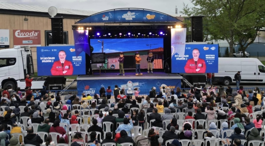 Teknolojik tayfa, Bursa'da çocuklarla buluştu