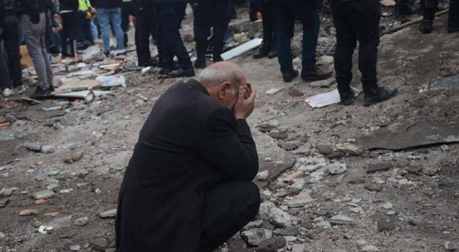 Depremde 8 yakınını kaybetmişti; belediye, bakanlık ve AFAD hakkında suç duyurusundu bulundu