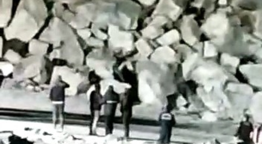 Soma'da madende heyelan: Ölü ve yaralılar var