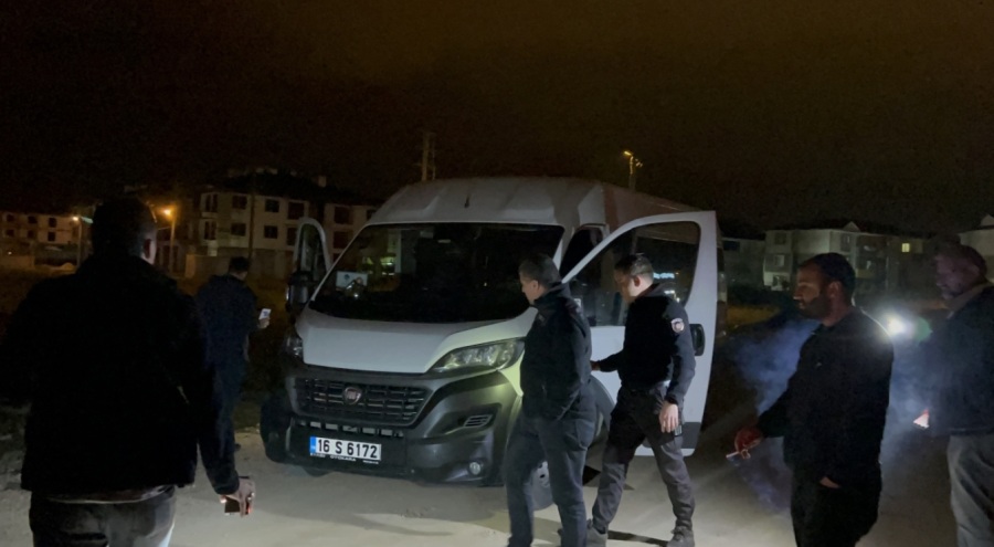 Bursa'da nefes kesen kovalamaca: Kaçarken polis otosuna çarptı