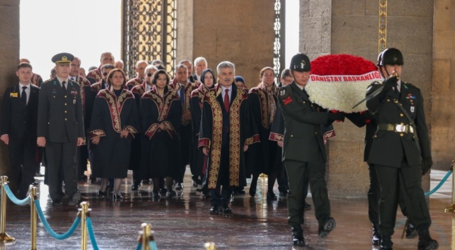Danıştay üyeleri Anıtkabir'i ziyaret etti