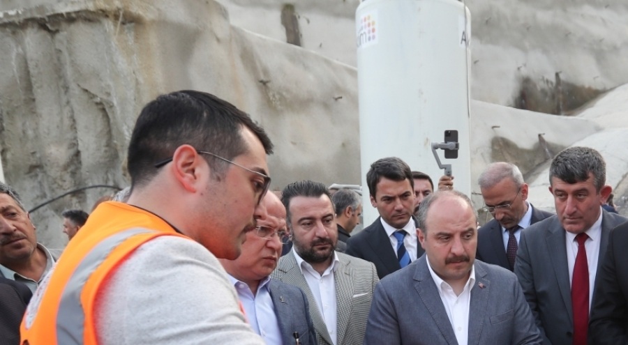 Bursa milletvekili adayı Bakan Varank, Doğancı Tüneli'nde incelemeler yaptı