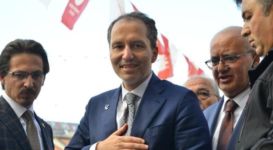 Yeniden Refah Partisi Başkanı Erbakan: İmam hatipten mezun olmuş ama deist, namaz kılmıyor